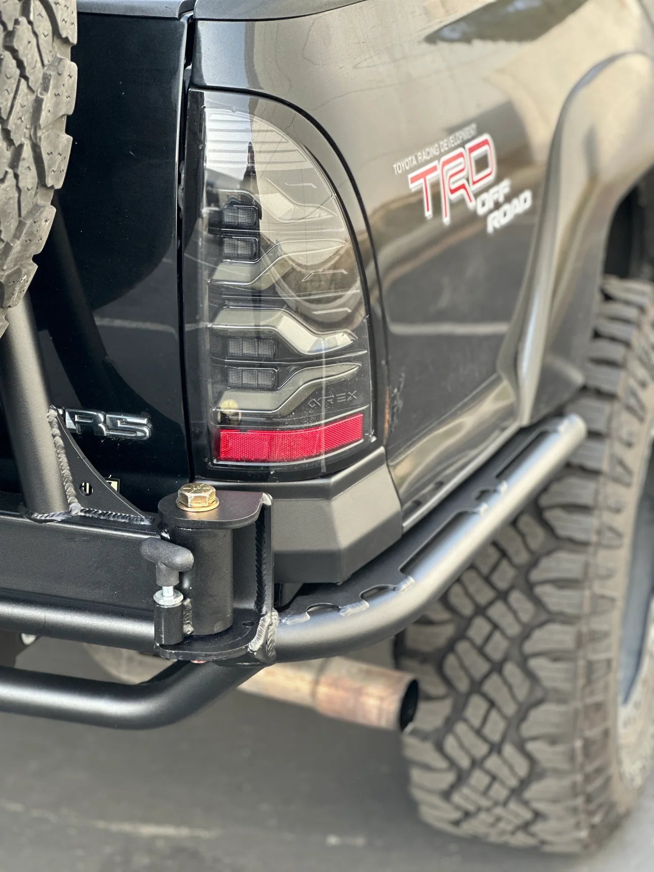 2005-2015 Tacoma Slim Series Swing Out